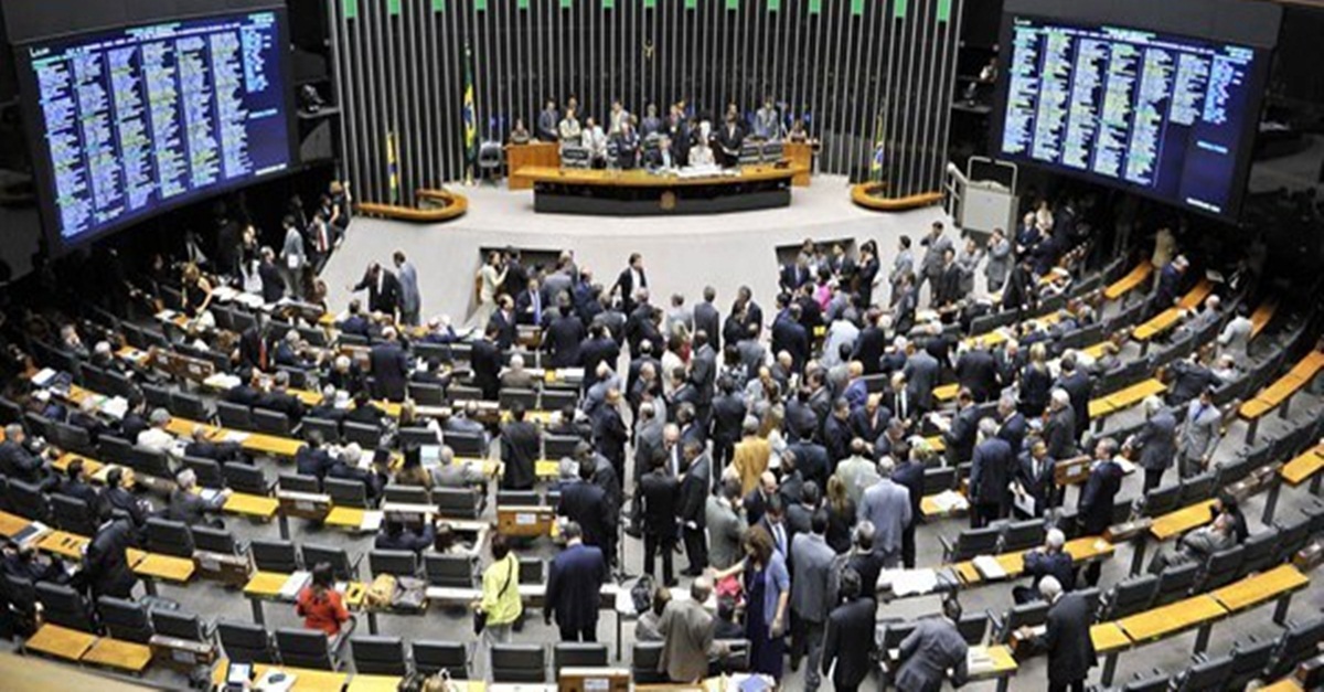 Câmara dos Deputados recorre de suspensão do pagamento do auxílio-mudança a reeleitos