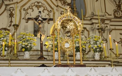 Santíssimo Sacramento em exposição para oração e adoração no Santuário da Piedade
