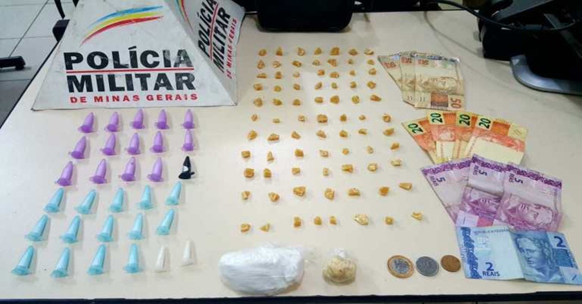 Polícia Militar apreende drogas durante operação incursão, em Vespasiano