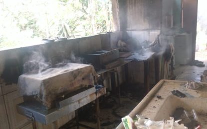 Incêndio em fabrica de produção de bananas chips, na cidade de Santa Bárbara do Tugúrio