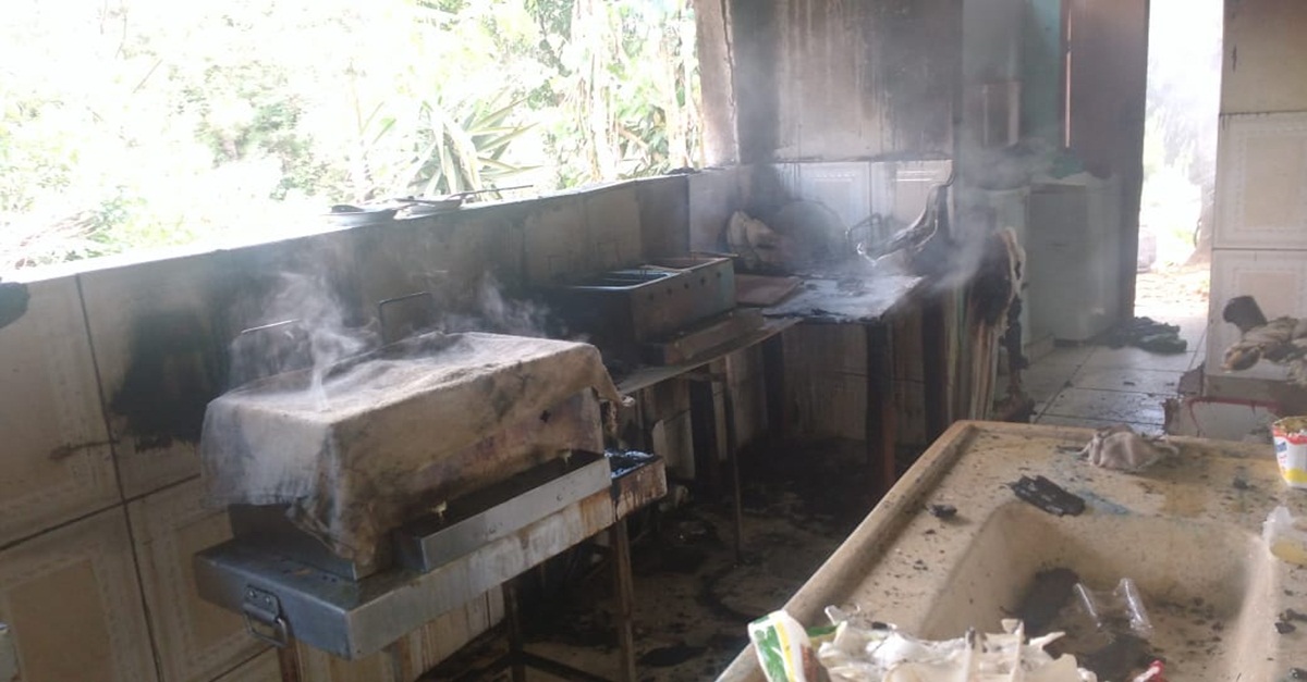 Incêndio em fabrica de produção de bananas chips, na cidade de Santa Bárbara do Tugúrio