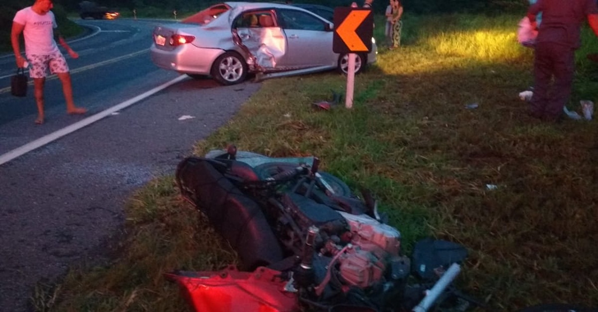 Motociclista fica gravemente ferido em acidente na BR-265 próximo a Barbacena