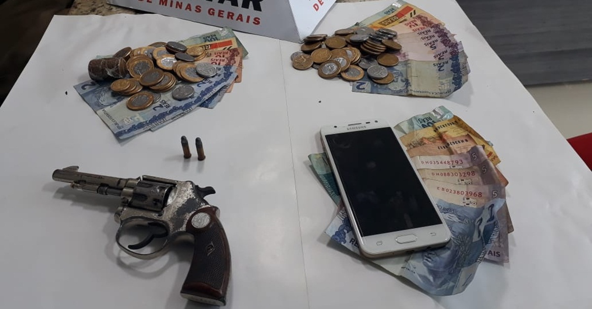 Dona de loja no Centro de Barbacena é vítima de assalto à mão armada