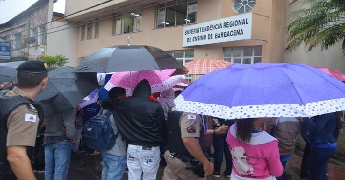 Decisão final de fechamento da E.E. Doutor Teobaldo Tollendal é da Secretaria de Educação