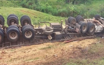 Motorista fica gravemente ferido em acidente com Caminhão no Sul de Minas