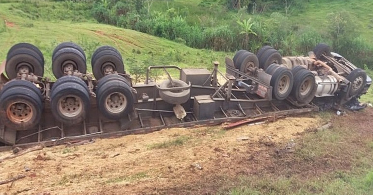 Motorista fica gravemente ferido em acidente com Caminhão no Sul de Minas