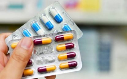 Senado aprova projeto que permite que aposentados e pensionistas tenham 50% de desconto em medicamentos