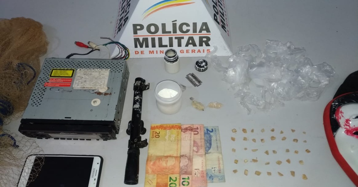 ADOLESCENTE É APREENDIDO POR TRÁFICO DE DROGAS NO BAIRRO QUARTO DEPÓSITO EM SANTOS DUMONT