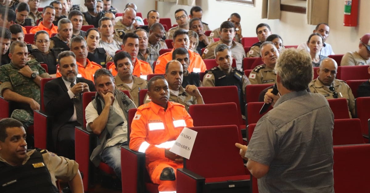 MILITARES PARTICIPAM DO Iº PAINEL SOBRE SEGURIDADE SOCIAL EM BARBACENA