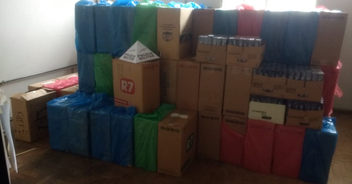 PM APREENDE GRANDE QUANTIDADE DE CIGARROS CONTRABANDEADOS EM SÃO JOÃO DEL-REI