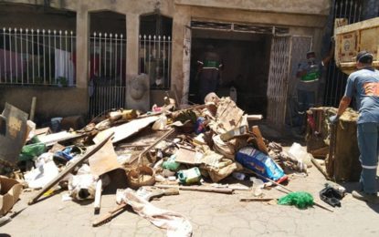 TONELADAS DE LIXOS SÃO RETIRADAS DE CASAS EM JUIZ DE FORA PARA EVITAR DENGUE