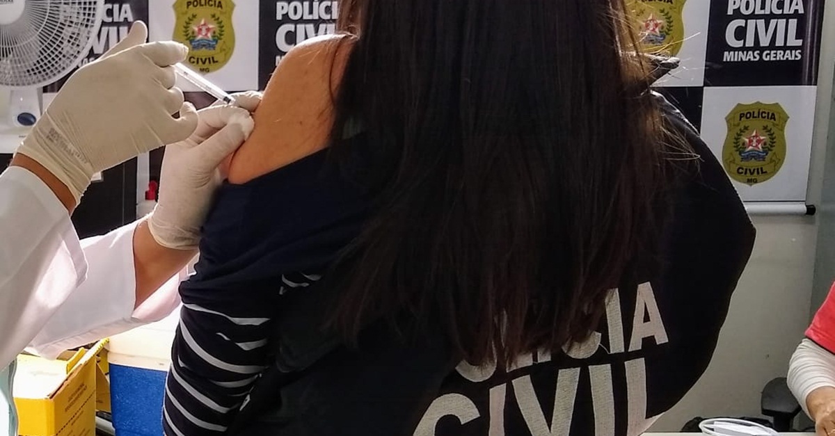 Polícia Civil participa da Campanha Nacional de Vacinação contra a Influenza em Barbacena