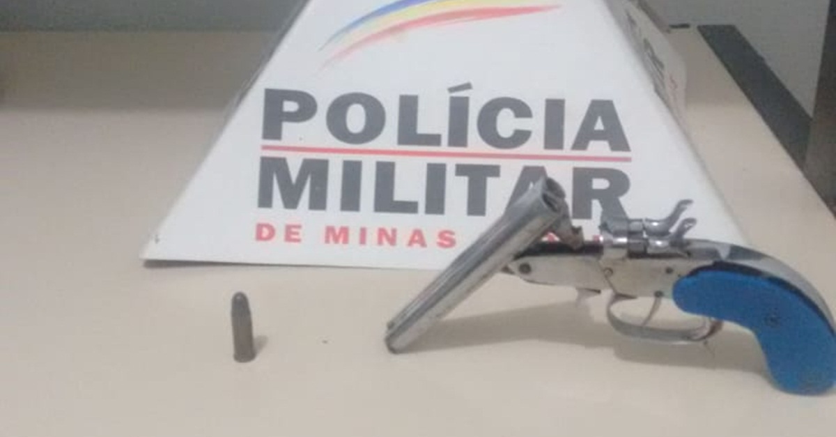 POLÍCIA MILITAR FAZ APREENSÃO DE ARMA DE FOGO EM SANTANA DO GARAMBÉU
