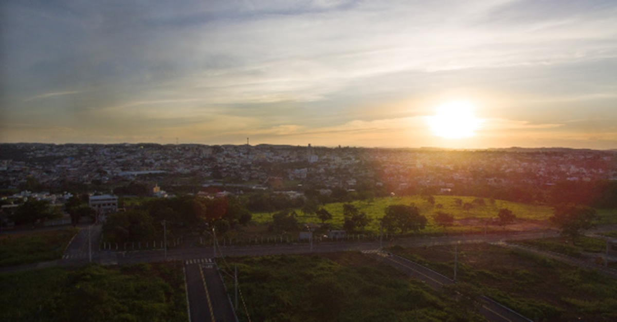 POLÍTICOS DE ARCOS REDUZEM SEUS PRÓPRIOS SALÁRIOS