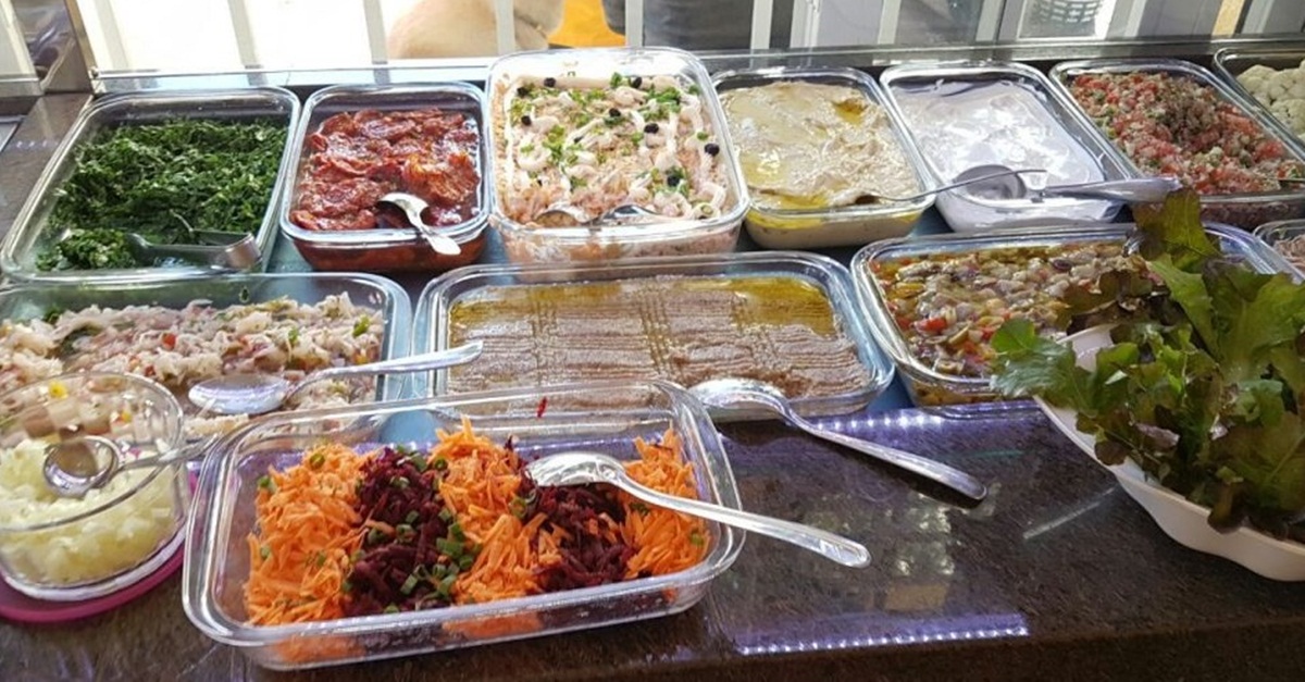 A partir desta segunda, alimentos ricos em calorias, gorduras saturada e trans estão proibidos nas escolas de Minas