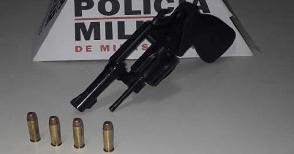 HOMEM É PRESO COM ARMA DE FOGO EM SÃO JOÃO DEL-REI
