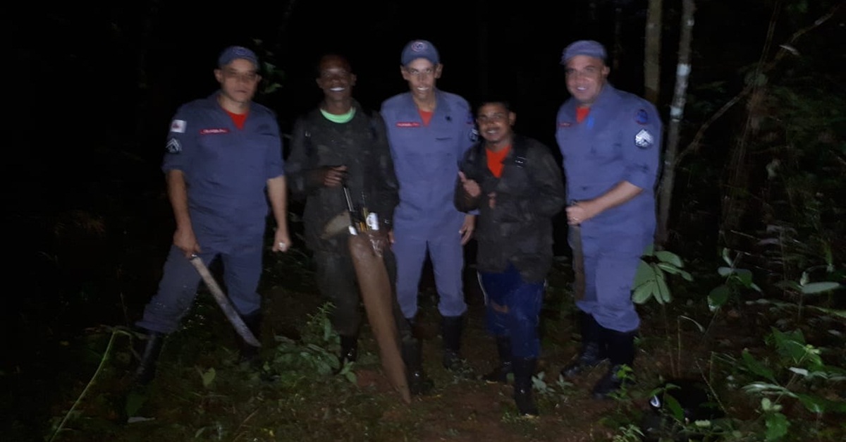 Bombeiros encontram jovens que estavam perdidos em mata nas proximidades da cidade de Ritápolis