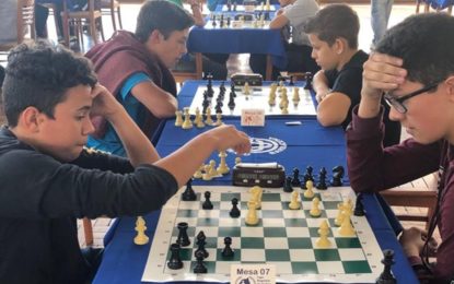 CIRCUITO ESTUDANTIL MOSTRA A FORÇA DO XADREZ EM BARBACENA