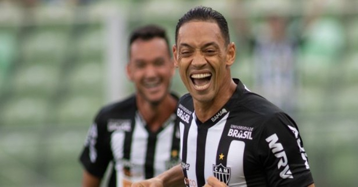 No Atlético, atacante diz que fica