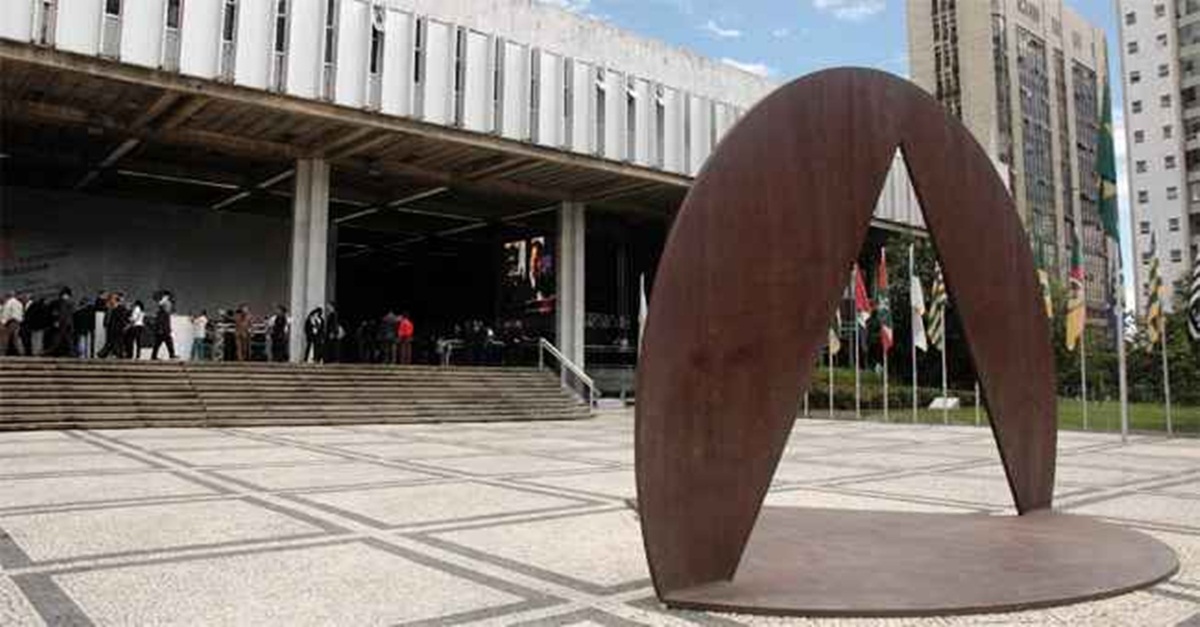 MINAS TEM PROJEÇÃO DE DÉFICIT DE R$ 113 BILHÕES NOS PRÓXIMOS SEIS ANOS