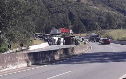 Acidente na BR-040, entre Barbacena e o distrito de Correia de Almeida