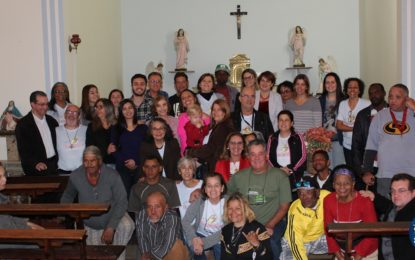 Lançamento do livro sobre o Projeto Pão & Beleza é regado a emoção