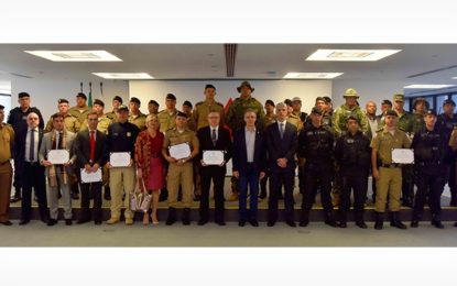 Governador Romeu Zema homenageia profissionais de Segurança Pública que atuaram em Uberaba