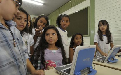 Menos da metade dos estudantes aprende sobre segurança na internet