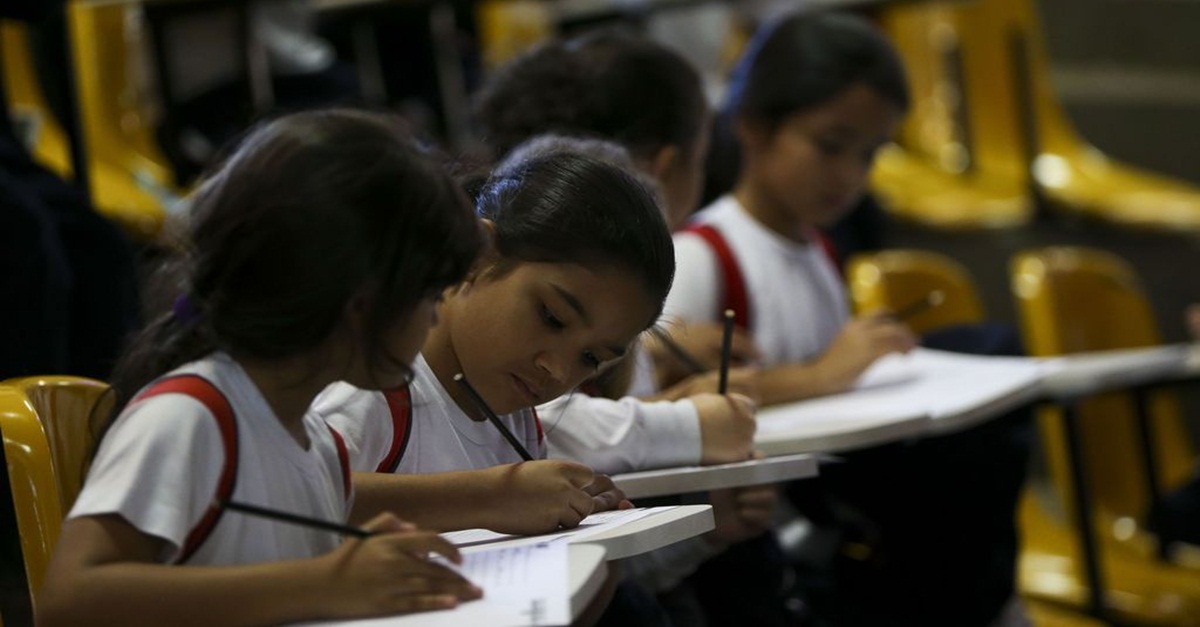 SES-MG e parceiros elaboram Cartilha de Saúde Auditiva no Ambiente Escolar