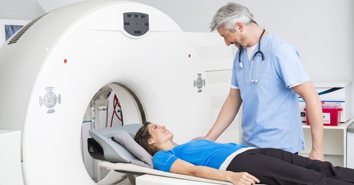 Ideias Inovadoras: Pesquisadores usam equipamento de tomografia para pesquisar urna funerária