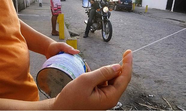 Adolescente que sonhava ser jogador de futebol é atingido por linha chilena