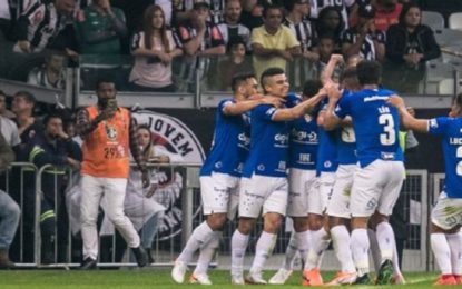 Cruzeiro atropela Atlético e fica perto de vaga na semifinal da Copa do Brasil