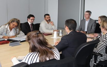 Itens de pauta da Educação são discutidos em reunião com o sindicato