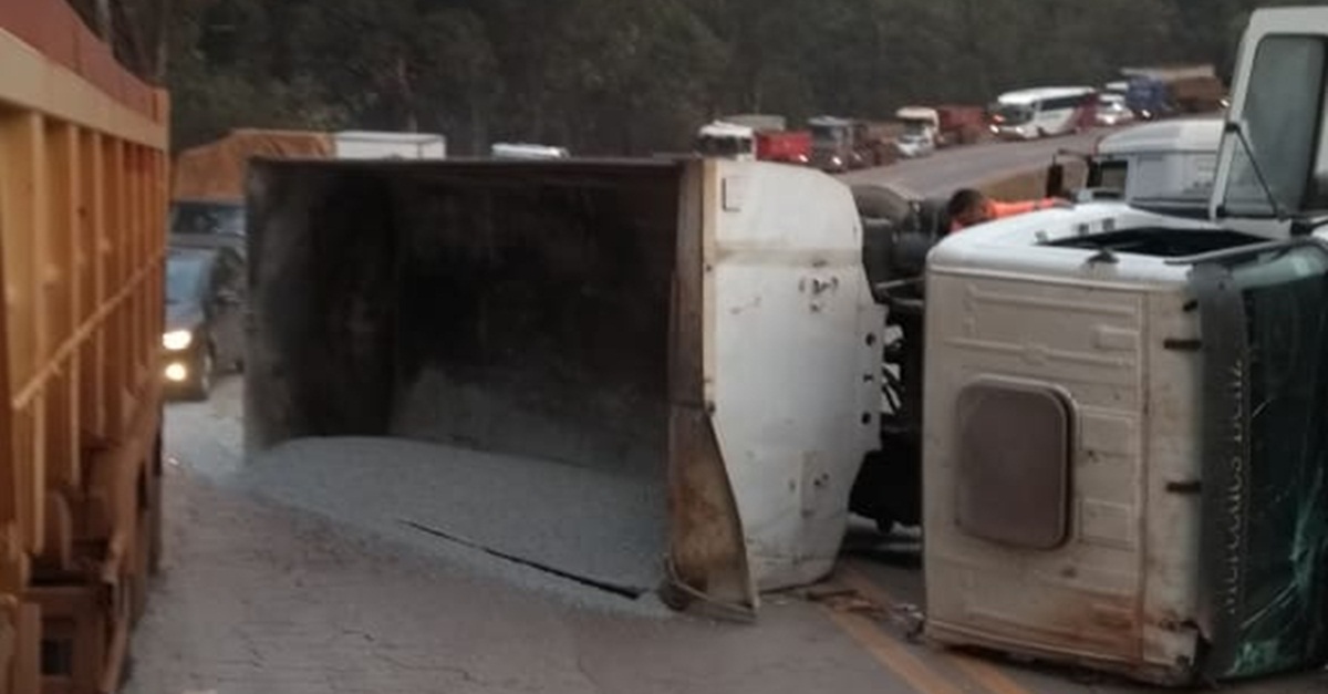 Acidente na BR 040 dificulta trânsito na rodovia