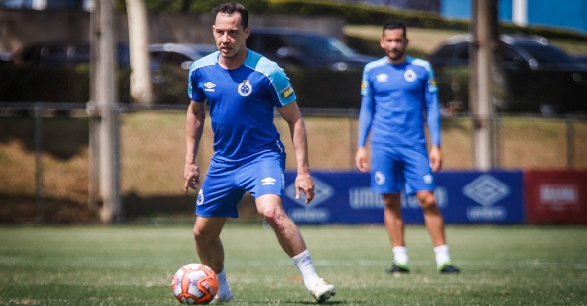 No Cruzeiro, Rodriguinho pode voltar em 30 dias