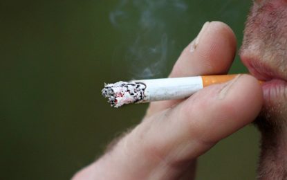 Pessoas que não fumam, mas inalam fumaça, podem ter diversas doenças