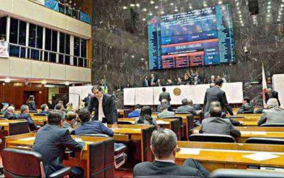 Deputados retornam à ALMG buscando melhoria para finanças do Estado
