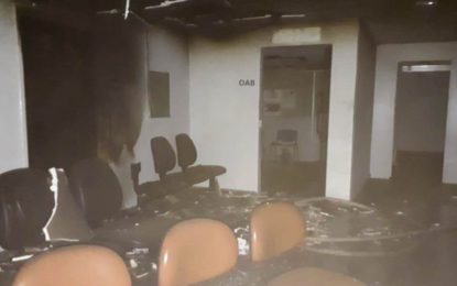 Prédio da Justiça Federal em Uberlândia pega fogo