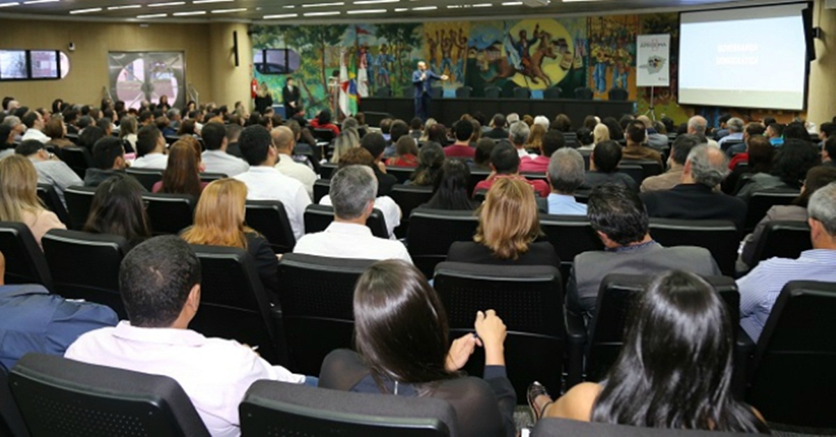 Servidores da Prefeitura participam de evento no TCEMG