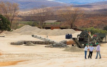 Exploração de lítio leva comissão da Assembleia de Minas a Itinga