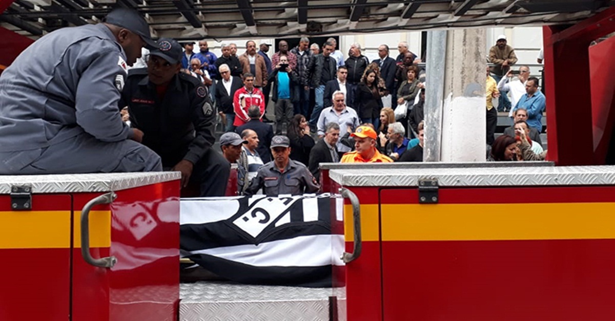 Corpo de Toledinho é sepultado no Cemitério Municipal