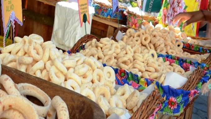 Festa do Café com Biscoito movimenta a cidade de São Tiago