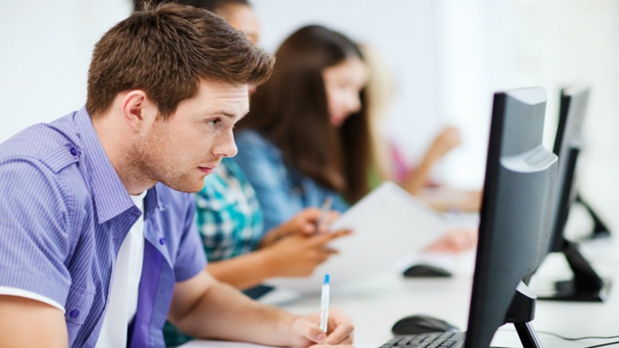 Mais de 50% dos estudantes afirmam estar preparados para o mercado formal de trabalho