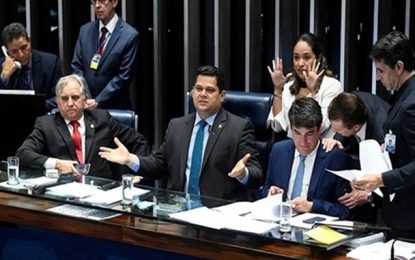 Por 69 a 19 senadores aprovam texto-base da reforma da Previdência