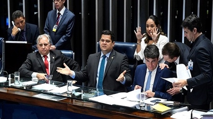 Por 69 a 19 senadores aprovam texto-base da reforma da Previdência