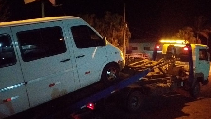 Veículos que realizavam transporte clandestino são apreendidos em Barbacena
