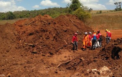 Bombeiros encontram corpo de mais uma vítima na barragem de Brumadinho