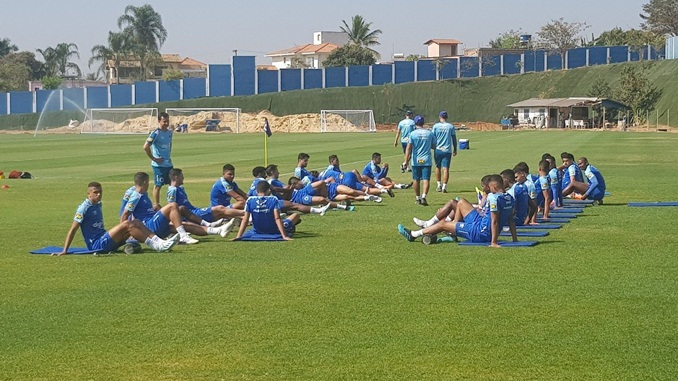 Abel Braga “quebra cabeça” para montar o Cruzeiro