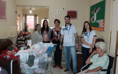 Sala do Empreendedor de Barbacena, numa parceria com Sebrae entrega doação de leite para o Lar das Velhinhas