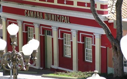 Ministério Público apura gastos de viagens de vereadores de Itapecerica